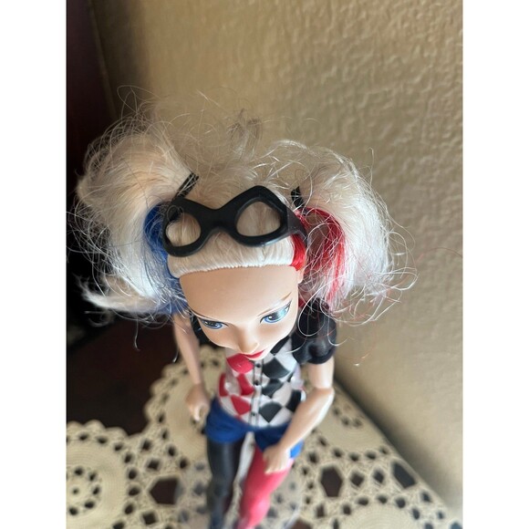 2015 DC Harley Quinn Doll - Picture 2 of 3